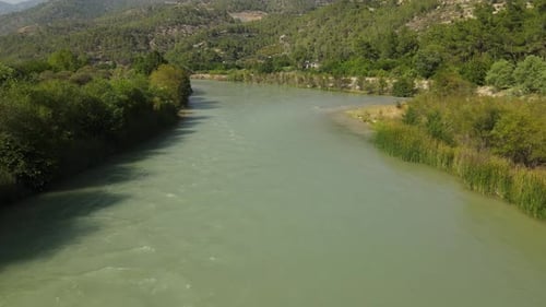 Aerialer Flussfluss