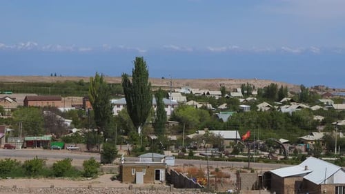 Aldeia Bokonbaevo perto do lago Issyk Kul