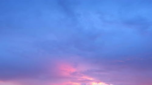 4K sky time lapse of Colorful clouds during the moving sun