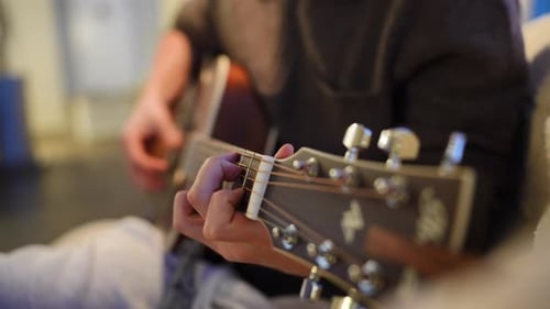 Jouer de la guitare comme loisir (film cinématographique)