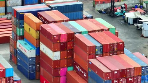 Containerwerft, voller Frachtbetrieb.
