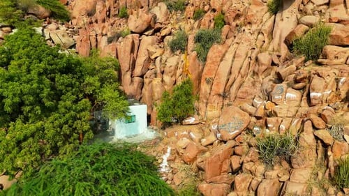 Drone du Temple Mystique d'Anchlasar : Vues Cinématographiques du Joyau Caché du Sind