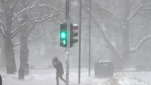 Tempête de neige dans la circulation urbaine