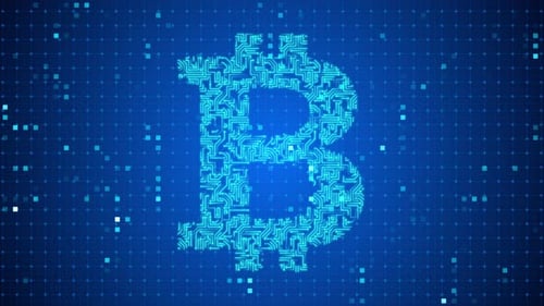 Bitcoin-Kryptowährungssymbol aus einer leuchtenden Leiterplatte mit sich bewegenden Elektronen im Cyberspace.