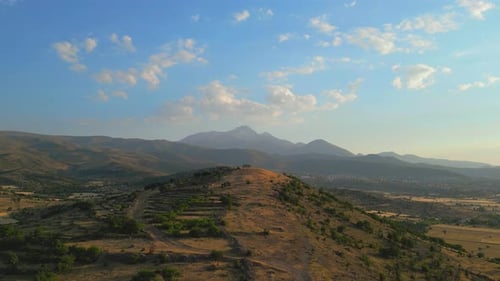 Imágenes de Zumbido Cinemáticas 4K del Monte Erciyes son visibles de fondo Kayseri - Turkey\_11