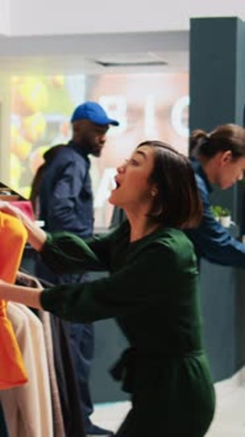 Vertical Video Frustrated Customers Fighting in Store