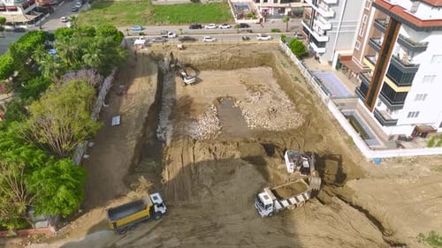 Actividad de preparación de cimientos en obras de construcción