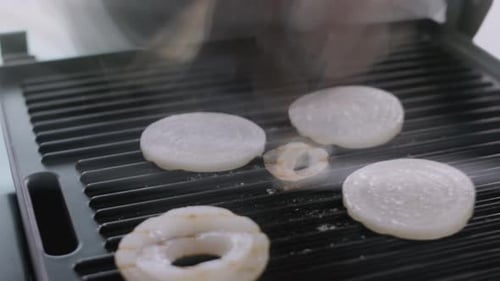 I Fry the Onion on the Grill