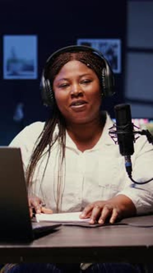 Vertical Video Media Star Using Professional Recording Equipment to Film Vlog Channel Intro for