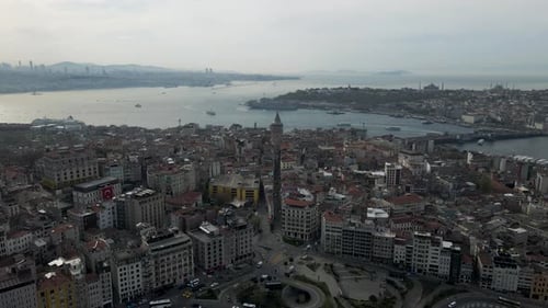 Luftaufnahme des Bezirks Beyoglu auf der europäischen Seite von Istanbul, Türkei.