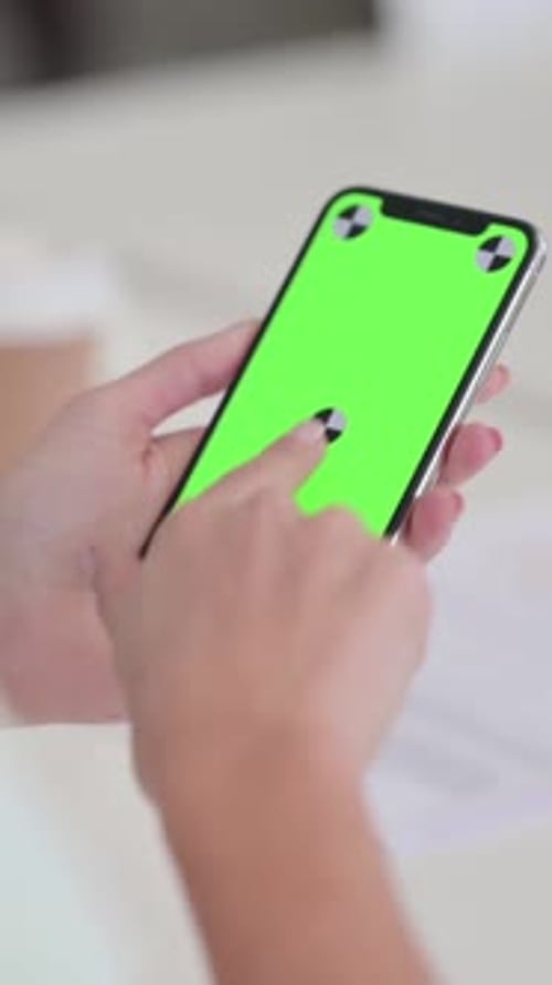 Using Smartphone with Green Chroma Key Screen, Vertical Video