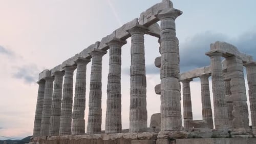 Grèce Cap Sounio avec les ruines de l'ancien temple de Poséidon au coucher du soleil Point de repère touristique et touristique à