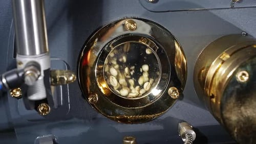 Kaffeebohnen in der Röstmaschine