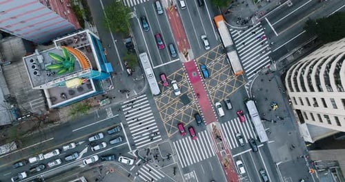 Vista aérea da Avenida Paulista e dos arranha-céus, Brasil.