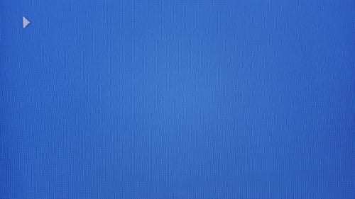 Statisches Flackern und Stoppen im Retro-TV-VHS-Format auf blauem Display