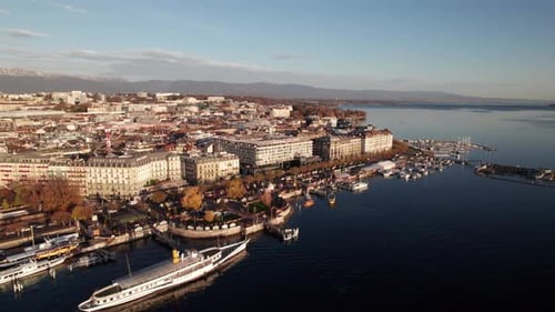 Hoher Luftclip des schönen Genf und des Genfersees (Lac Leman), 4K