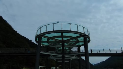 Skywalk with a fine view of the small river.