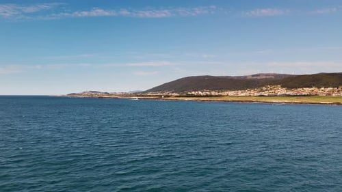 Blick auf die Stadt vom Meer aus, Sicht der Segler von einem Boot aus