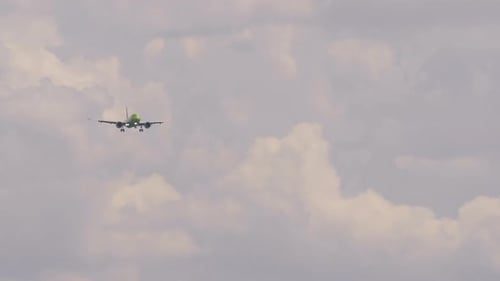 Slow Motion Aircraft Approach
