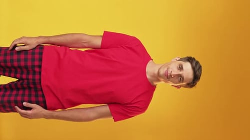 Como un gesto, retrato de hombre emocionado, buen trabajo