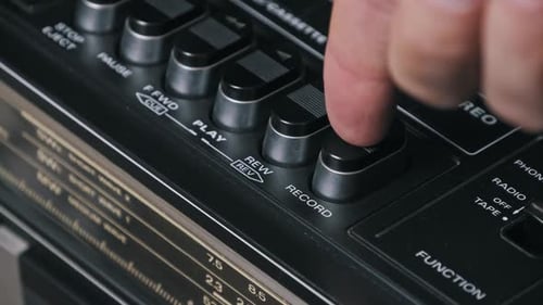 Makroansicht durch Drücken der Aufnahmetaste mit dem Finger