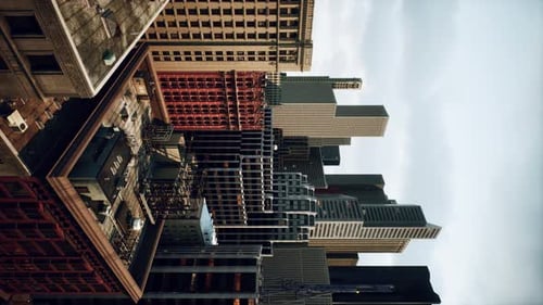 Impresionante vista vertical de la ciudad de Nueva York desde una azotea en el centro