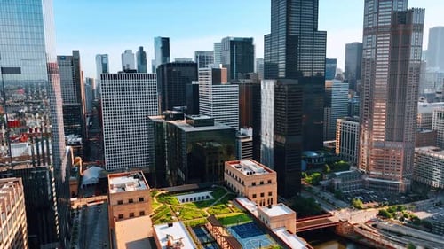 Moderne Glas- und Metallarchitektur von Chicago, Illinois, Vereinigte Staaten.