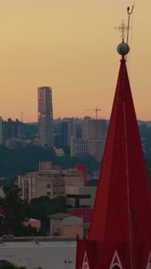 Horizonte de Curitiba en Curitiba en Paraná, Brasil, con parques verdes y paisaje de parques de Curitiba