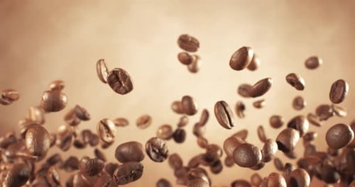 Duftende Kaffeebohnen schweben im Rahmen. Kaffeebohnen wurden mit einer Superzeitlupenkamera mit 1000 Bildern pro Sekunde aufgenommen.