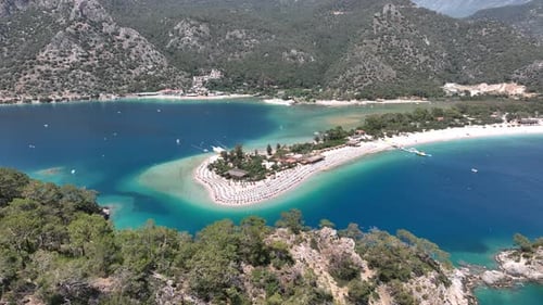 Foto aérea impressionante da praia de Ölüdeniz
