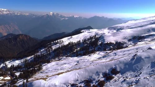 Una visión fascinante del mejor clip del invierno, dayara buggyal en invierno, trekking