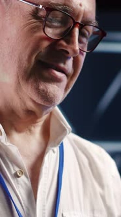 Vertical Consultant Does Data Center Management
