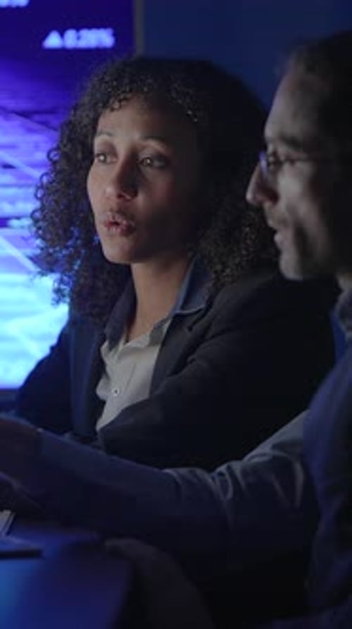 Engaging in Collaborative Discussions Within a HighTech and Innovative Environment