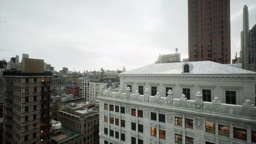 El techo del edificio con vistas a la ciudad desde los rascacielos