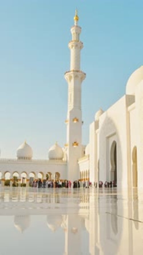 Timelapse Grand Mosque In Abu Dhabi (Vertical)