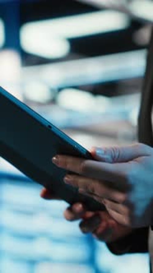 Vertical Video Data Center Engineer Uses Augmented Reality Virtualization to Troubleshoot