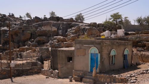 Petite cabane en argile dans l'arrière-pays du sultanat d'Oman.