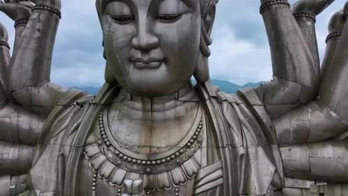 Thousand Hands Guanshiyin Bodhisattva em Taiwan, de perto