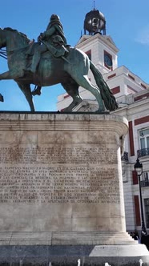 Atemberaubender Platz Puerta del Sol in der Autonomen Community Madrid in Spanien.