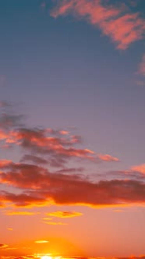 Sonnenuntergang Bewölkter Himmel mit Flauschig