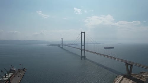 Hängebrücke aus der Luft