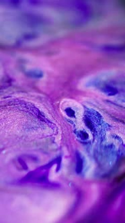 Fluid Splash Farbmischung mit vertikalem Glitter Violett