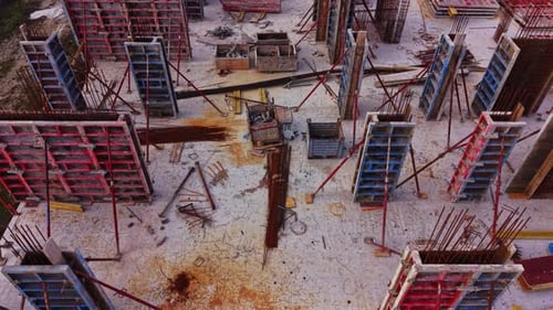 Sitio de construcción visto desde arriba durante el día