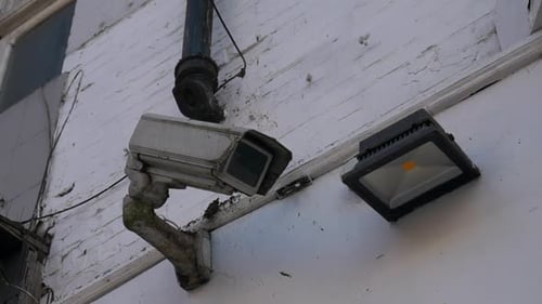 Una cámara rústica de aspecto fantástico