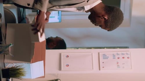 Un travailleur de Vertical Video renvoyé de son emploi