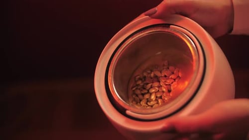 Preparation of Gold Wax for Shugaring