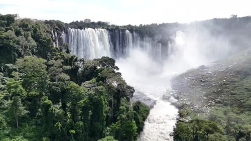Exploring the Majestic Power of Nature at This Hidden Waterfall
