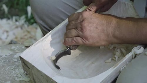Wood Carving with a Sharp Curved Blade