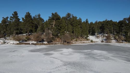 Der gefrorene See