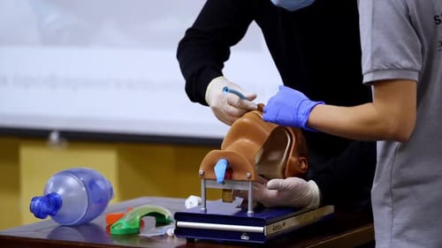 Healthcare Education with Medical Mannequin Demonstration
